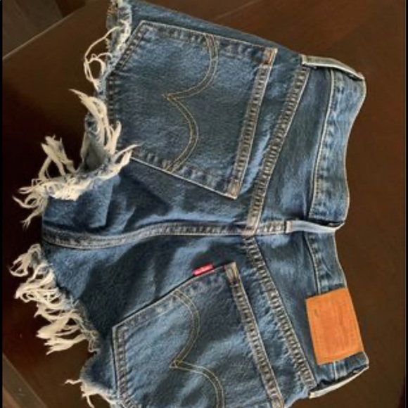 Levi 501 shorts size 24 - Picture 2 of 2
